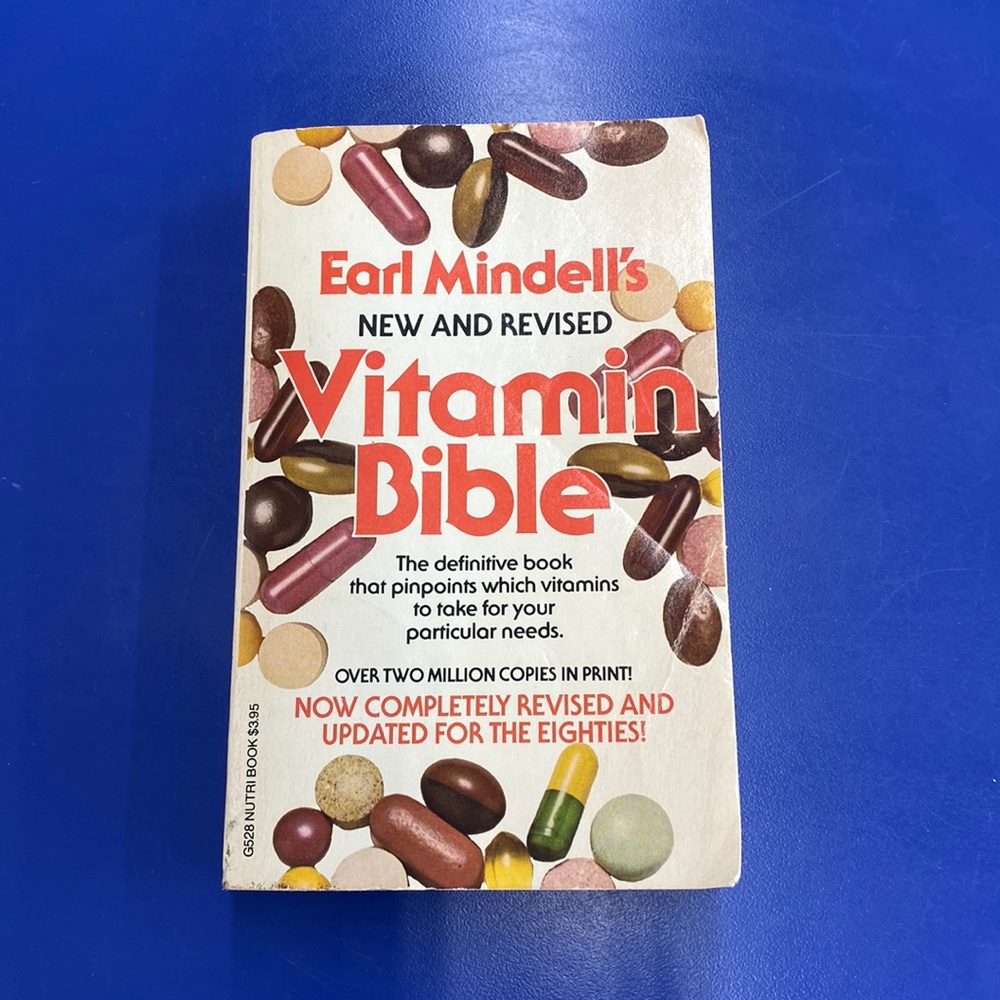 Earl Mindell's New and Revised Vitamin Bible (paperback) vintage, 1985